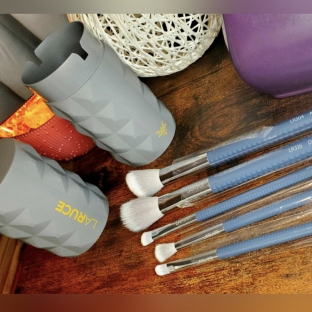 COPY - LARUCE BEAUTYCheek & Eyes Brush Set in Denim Blue